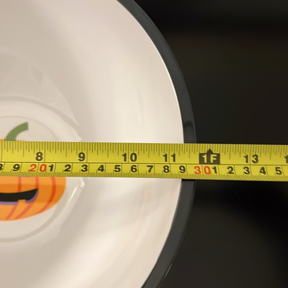 Large Plastic Pumpkin Serving Bowl - Picture 4 of 5